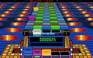 Klax (Atari ST) screenshot: Some klaxing in progress