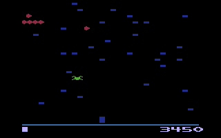 Centipede (Atari 2600) screenshot: Watch out for the spider!