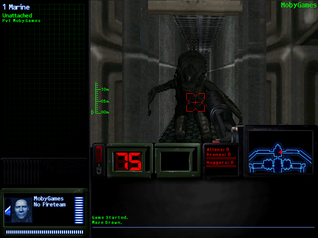 Aliens Online (Windows) screenshot: The dreaded Smart Gun locks on to approaching Aliens.