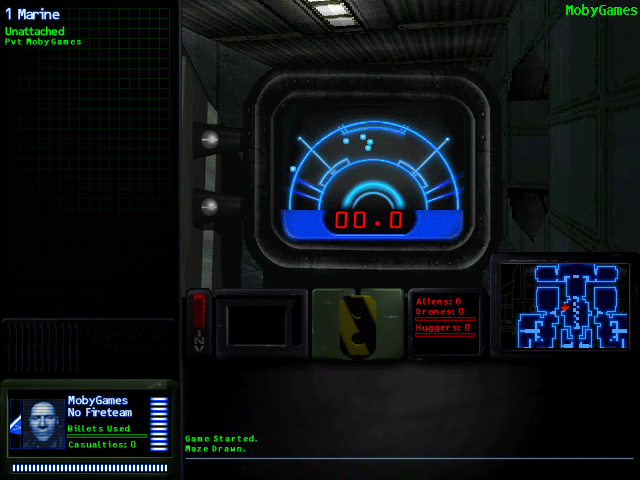 Aliens Online (Windows) screenshot: The motion tracker works in real time, but disables your weapon to view it.
