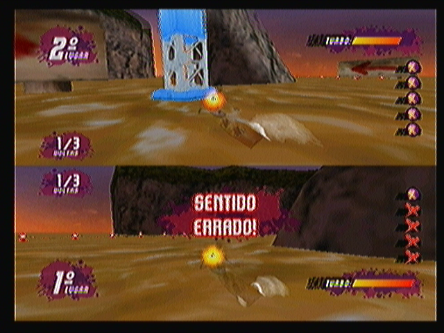 Zeebo Extreme Jetboard (Zeebo) screenshot: Player two is going the wrong way and the game warns her.