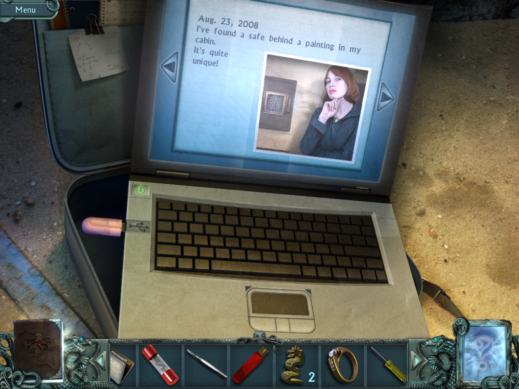 Twisted Lands: Shadow Town (Windows) screenshot: Reading the USB key with a laptop.