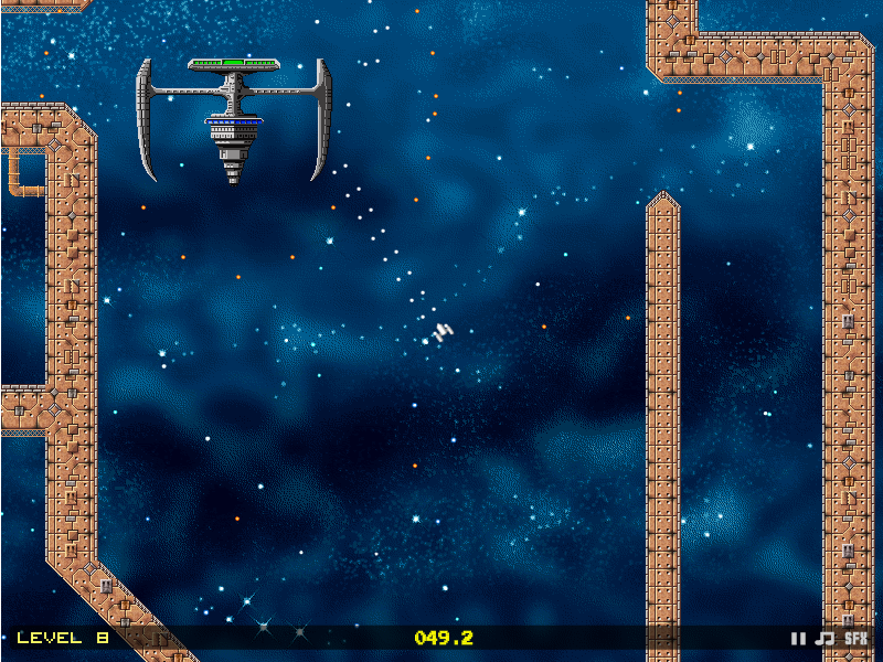 Space Madness (Browser) screenshot: Fighting a unique enemy on Level 8