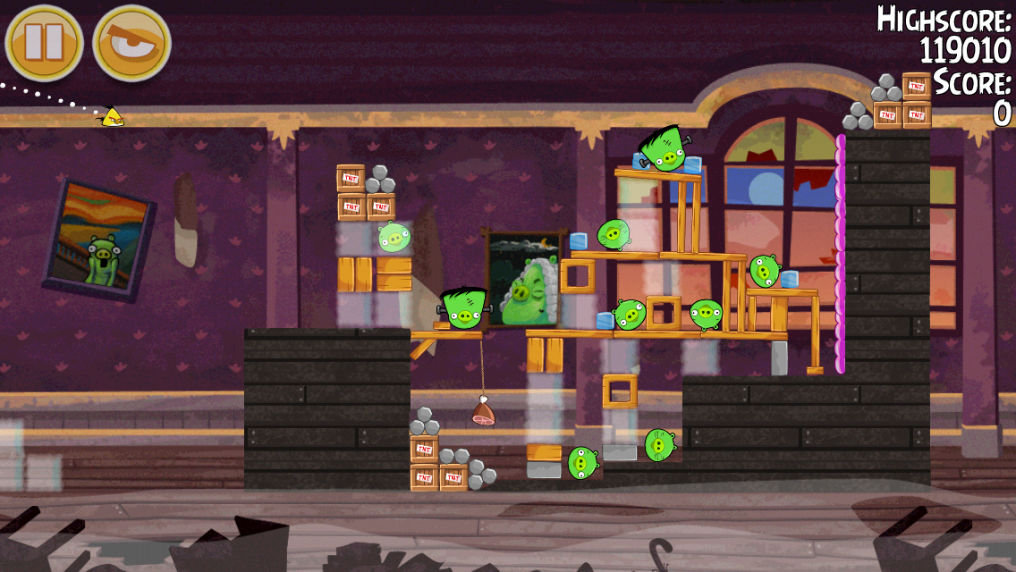 Angry Birds: Seasons (iPhone) screenshot: Halloween has some Frankenpigs