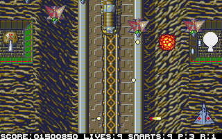 Sky High Stuntman (Atari ST) screenshot: Avoid the missiles of the towers