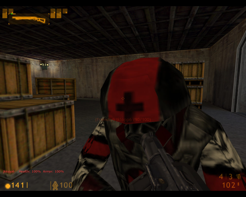 Team Fortress Classic (Linux) screenshot: Being worked on by a medic