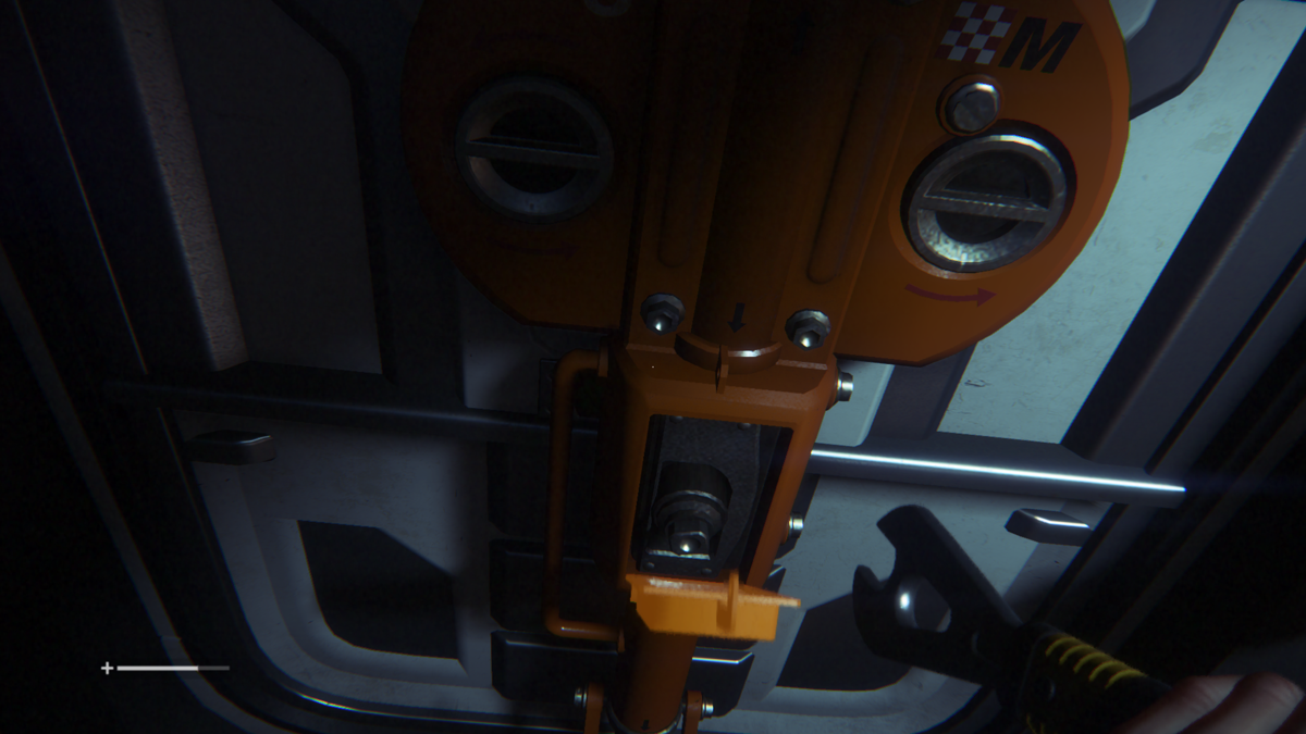 Alien: Isolation (Windows) screenshot: Unlocking a door with maintenance jack