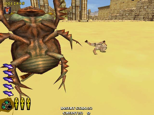 The Maze of the Kings (Arcade) screenshot: Attacked by a bug