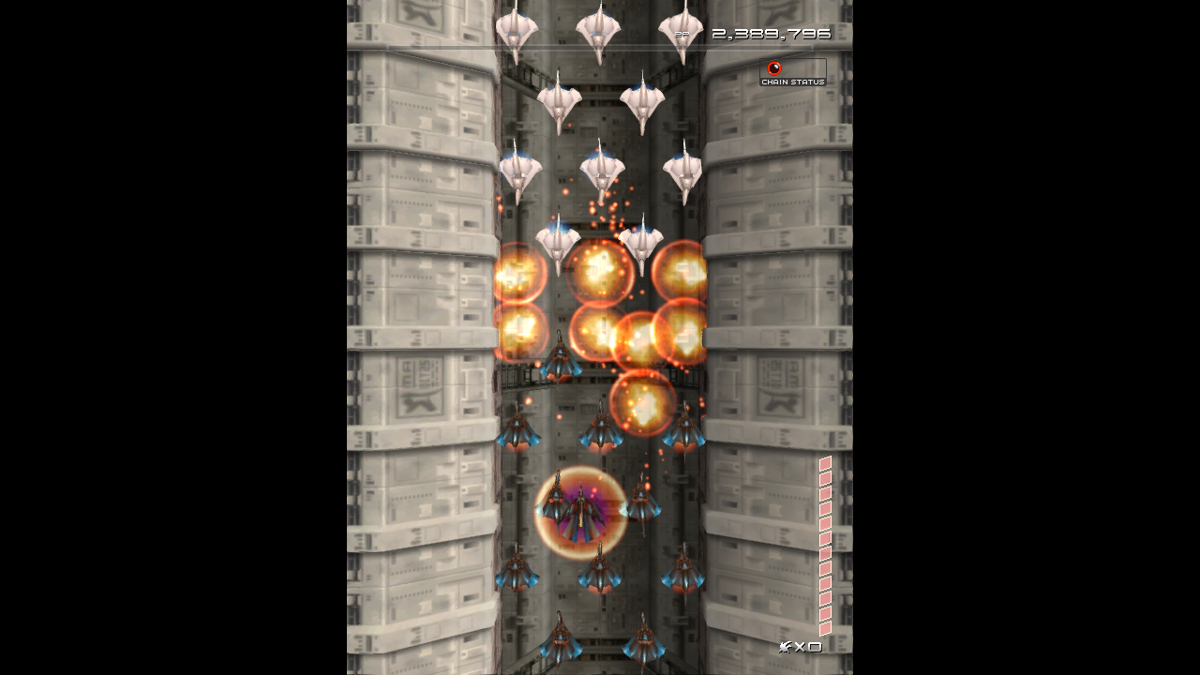 Ikaruga (Windows) screenshot: A flock of enemies sacrificing their life