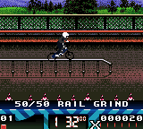 Road Champs: BXS Stunt Biking (Game Boy Color) screenshot: Grind on the handrail