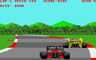 Formula 1 Grand Prix (Amiga) screenshot: Trying to overtake the Camel car