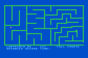 Labyrinth Run (Atari 8-bit) screenshot: Travelling the Maze