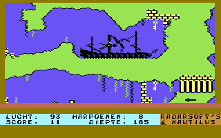 Nautilus (Commodore 64) screenshot: Look! There is a key behind the shipwreck.