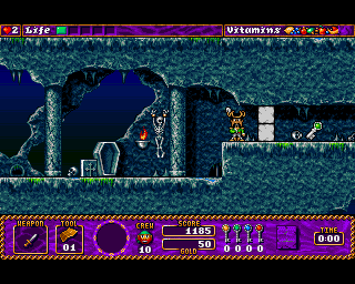 Traps 'n' Treasures (Amiga) screenshot: Skull-grotto is full of surprises.