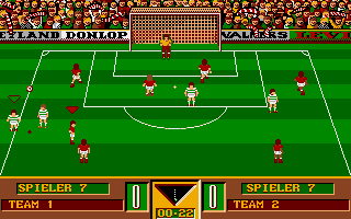 Gazza's Super Soccer (Amiga) screenshot: Attack on goal (German version)