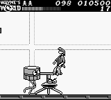 Wayne's World (Game Boy) screenshot: Walking drums move quite fast