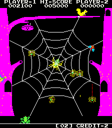 Frog & Spiders (Arcade) screenshot: Shooting the spider in the middle will earn you extra points.