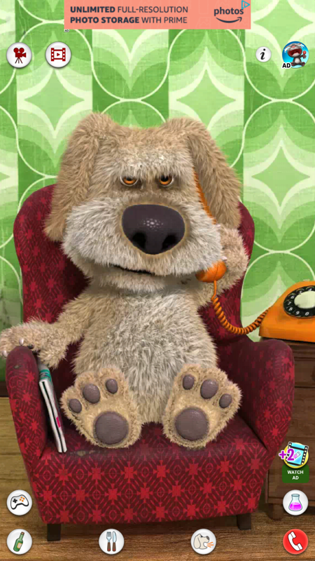 Talking Ben the Dog (Android) screenshot: Ben at phone