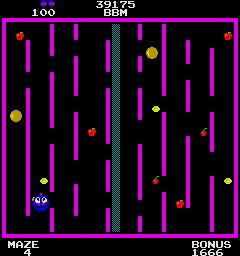 Maze Invaders (Arcade) screenshot: In Maze 4, barrels drop on you from the roof.