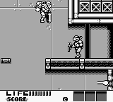 Teenage Mutant Ninja Turtles III: Radical Rescue (Game Boy) screenshot: Flying foot soldier with a bomb