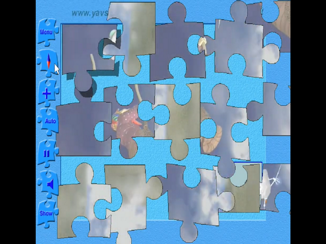 Alive! Jigsaw (Windows) screenshot: Unassembled puzzles