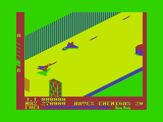 Halcón (Dragon 32/64) screenshot: Enemy Vessel