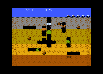 Dig Dug (Atari 5200) screenshot: Shooting a creature