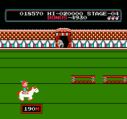 Circus Charlie (NES) screenshot: Ride the horse while bouncing on the trampolines