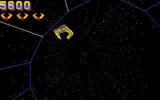 Tempest 2000 (DOS) screenshot: Finish The Level