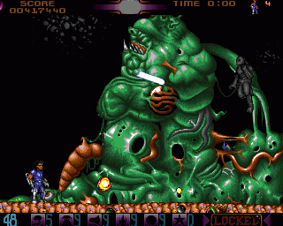 Assassin: Special Edition (Amiga) screenshot: End of level boss of the mutant lab.