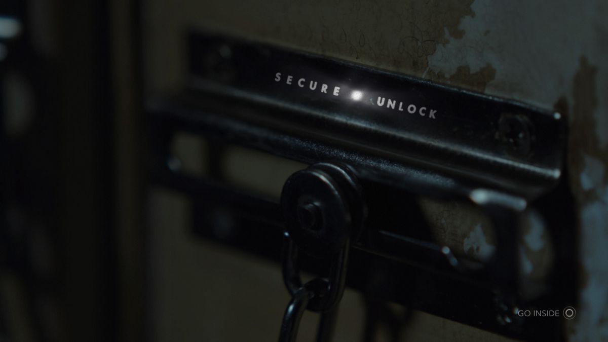 Erica (PlayStation 4) screenshot: Unlock the door or keep it chained