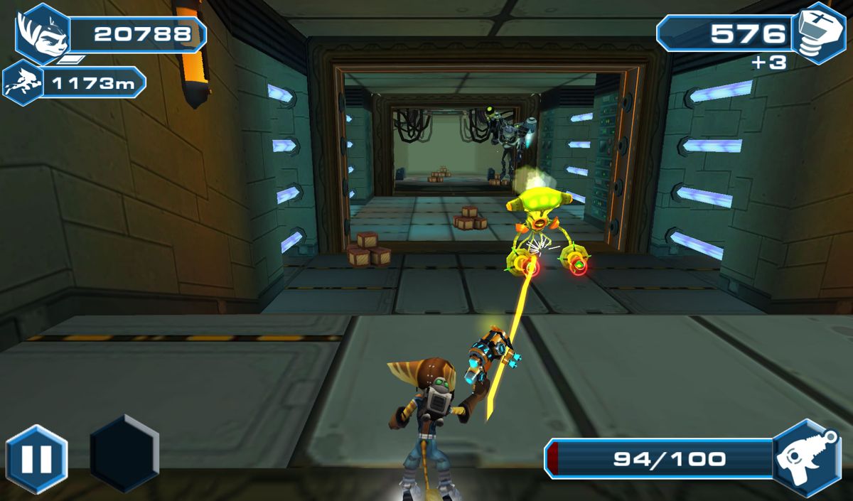 Ratchet & Clank: Before the Nexus (Android) screenshot: Shooting an enemy. The remaining ammo is shown in the bottom right corner.
