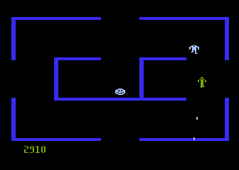 Berzerk (Atari 5200) screenshot: Here comes Evil Otto...