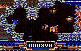 Demon Blue (DOS) screenshot: Look at me, I have a first key...