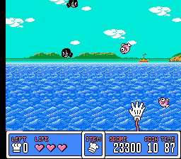 Panic Restaurant (NES) screenshot: Bonus mini-game in which you need to catch fish for points, but avoid the bombs