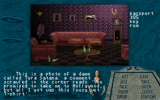 Plan 9 From Outer Space (DOS) screenshot: Looking for clues in the private room.