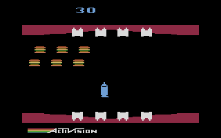 Plaque Attack (Atari 2600) screenshot: Attacking hamburgers!