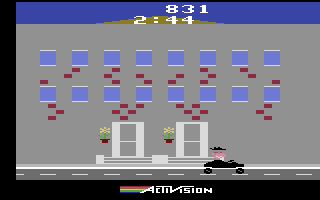 Private Eye (Atari 2600) screenshot: Watch out for potted plants being tossed at you!