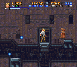 Super Star Wars (SNES) screenshot: The sandcrawler hides many items, fool enemies, traps and... Jawas!!!
