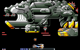 R-Type (Amiga) screenshot: Battling a very large spacecraft