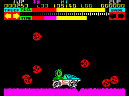 Lunar Jetman (ZX Spectrum) screenshot: Forget about destroying the aliens. Just focus on the task of levelling the craters with the special structures found inside your rover.
