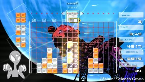 Lumines: Puzzle Fusion (PSP) screenshot: Blue planet at «Shinin'» skin