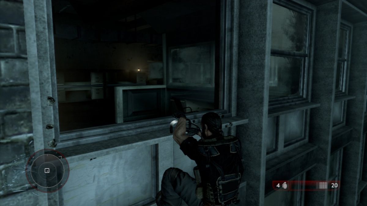 Dick Marcinko: Rogue Warrior (PlayStation 3) screenshot: Rappelling down the building