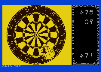 Pub Darts (Atari 8-bit) screenshot: Going for the bullseye