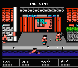 Downtown Nekketsu Kōshinkyoku: Soreyuke Daiundōkai (NES) screenshot: Pushing your opponents into the water is not uncommon
