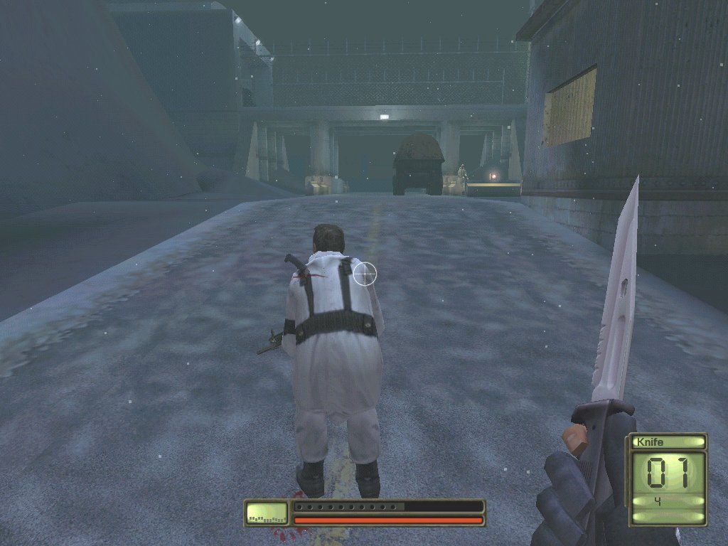Soldier of Fortune II: Double Helix (Windows) screenshot: Welcome to snowy Kamchatka. Whoa, Metal Gear Solid deja vu. Oops, is that my knife sticking out of your back?