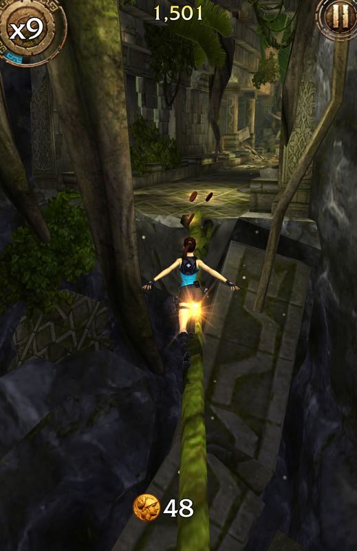 Lara Croft: Relic Run (Android) screenshot: A sturdy vine to cross the gap.