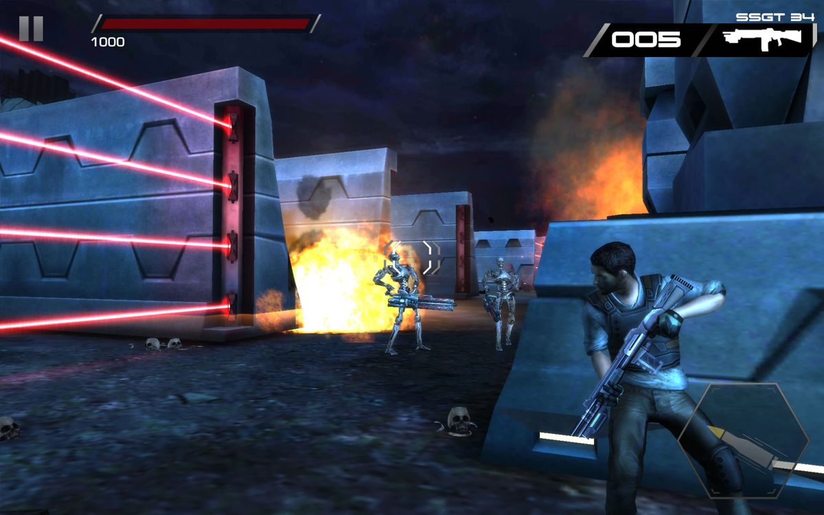 Terminator Genisys: Revolution (Android) screenshot: Carrying a shotgun while fighting two terminators.