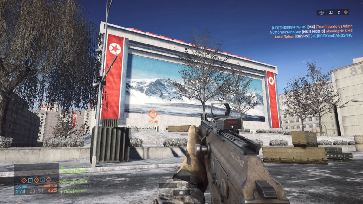 Battlefield 4: Dragon's Teeth (Xbox One) screenshot: A mural building in Pyongyang