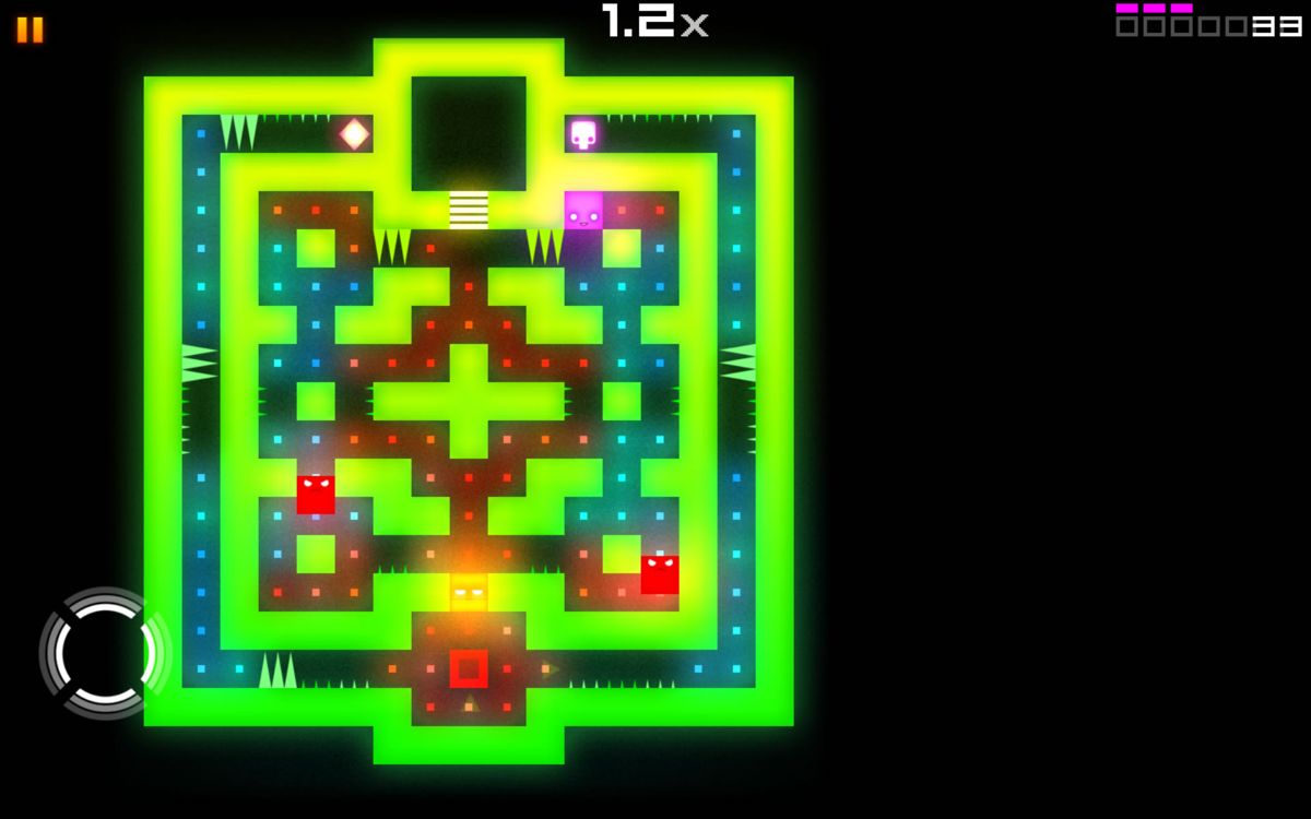 EVAC (Android) screenshot: A smaller maze with moving spikes